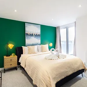 https://the-grand-at-regent-hill.brighton-hotels-england.com
